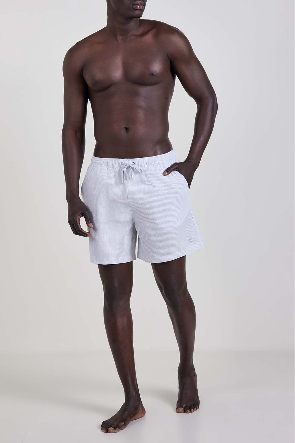 תמונת כל הלוק של מכנסי בגד ים